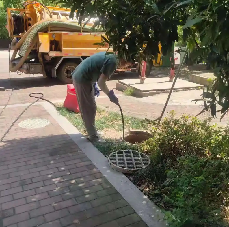 齐齐哈尔市政排污管道清淤疏通——专业团队，让您全程省心！