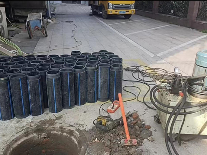 齐齐哈尔PE置换管厂家 DN315置换管 非开挖管短管置换